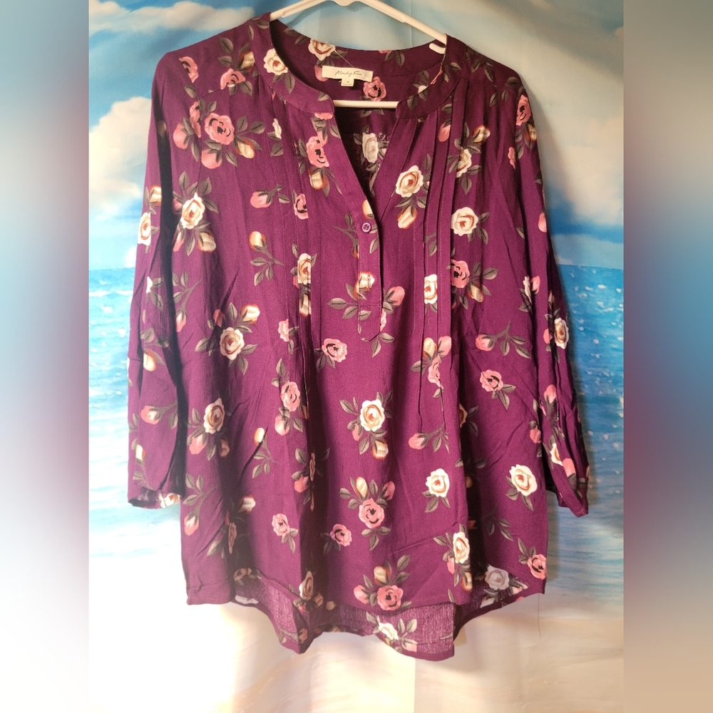 NWOT Fun2Fun Kearney Henley Top Size Medium
